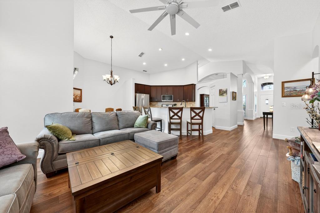 Image 33 of 81 For 5477 Glen Oak Place