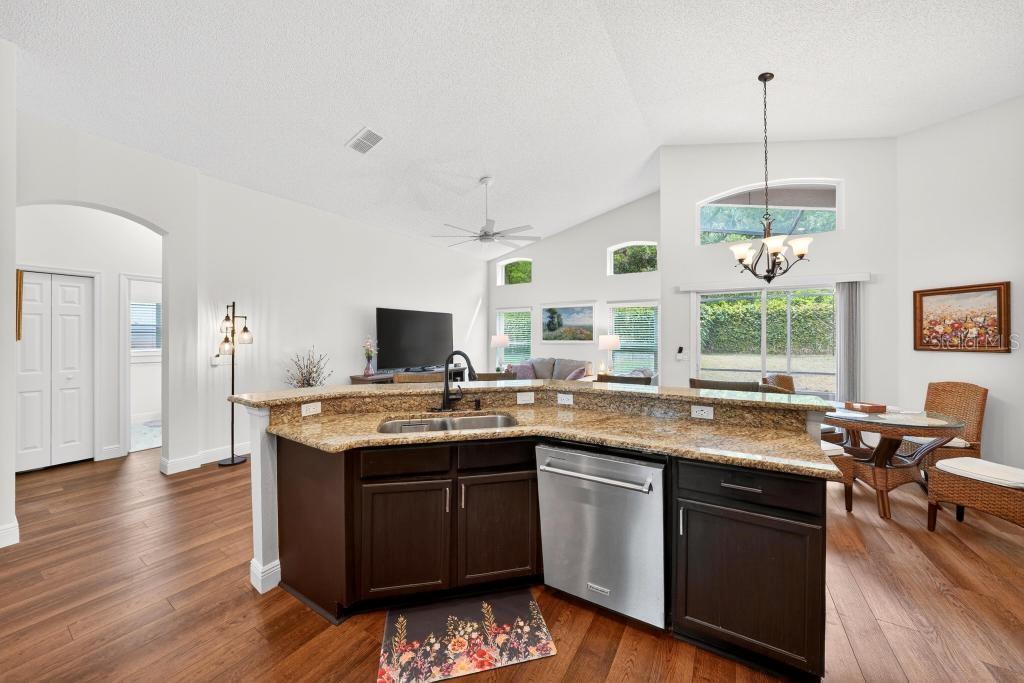 Image 38 of 81 For 5477 Glen Oak Place