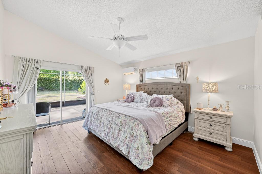 Image 43 of 81 For 5477 Glen Oak Place