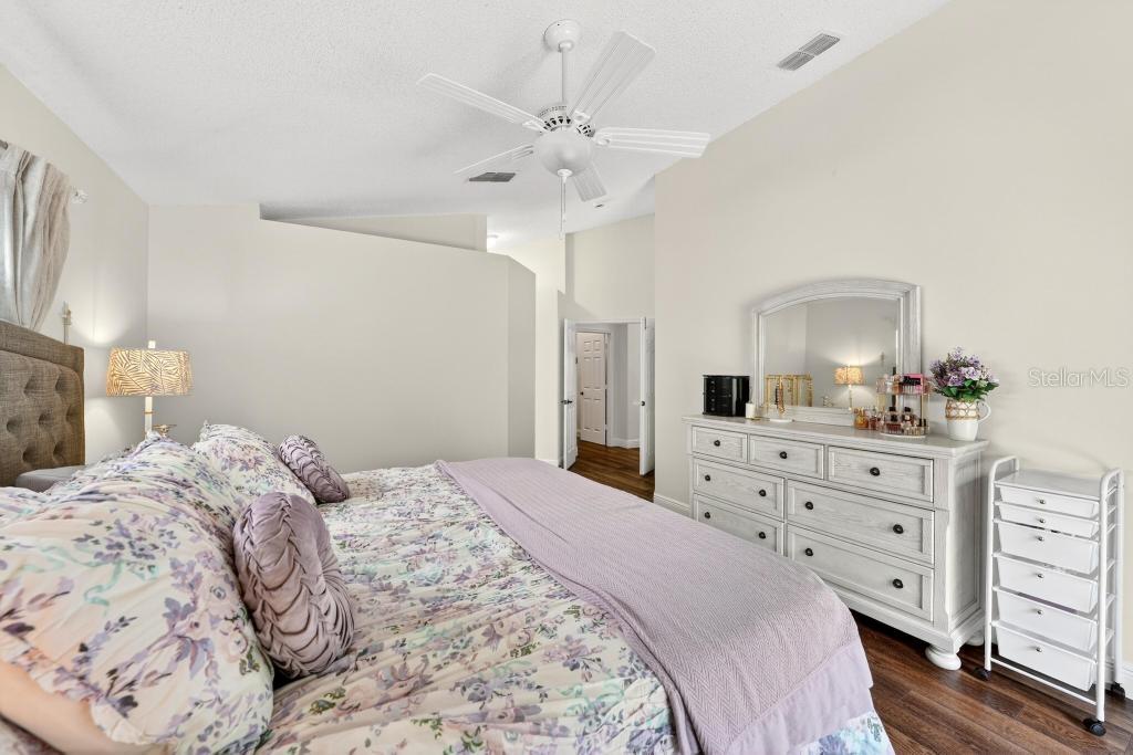 Image 45 of 81 For 5477 Glen Oak Place