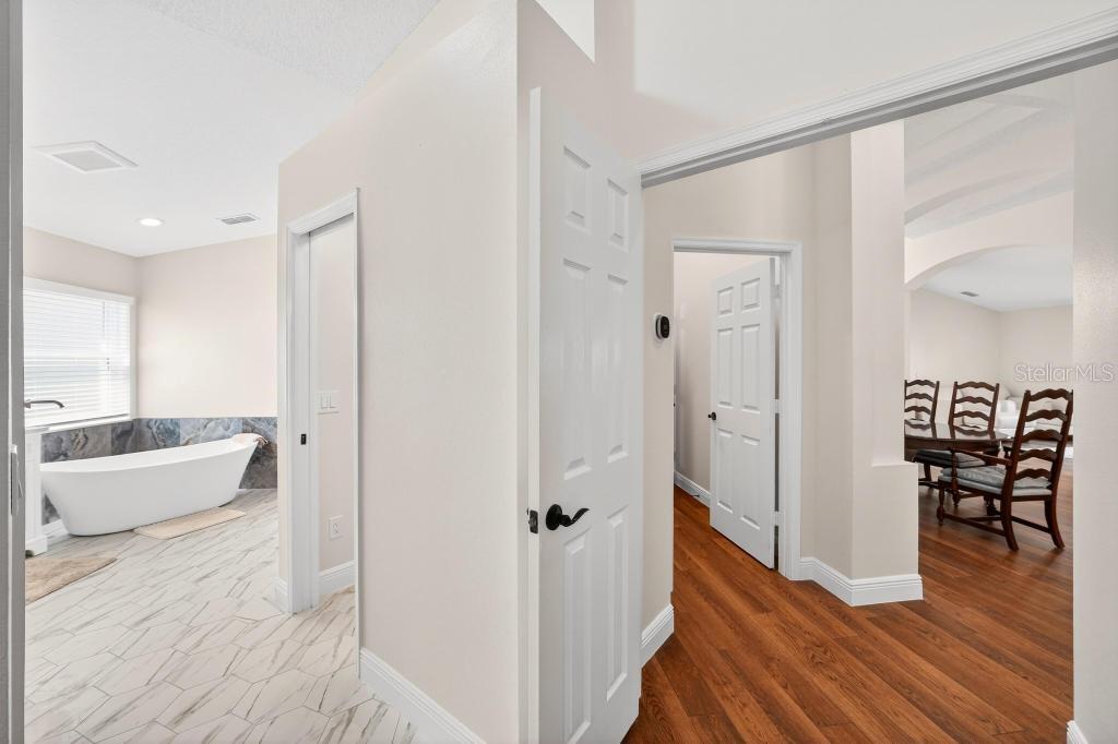 Image 47 of 81 For 5477 Glen Oak Place