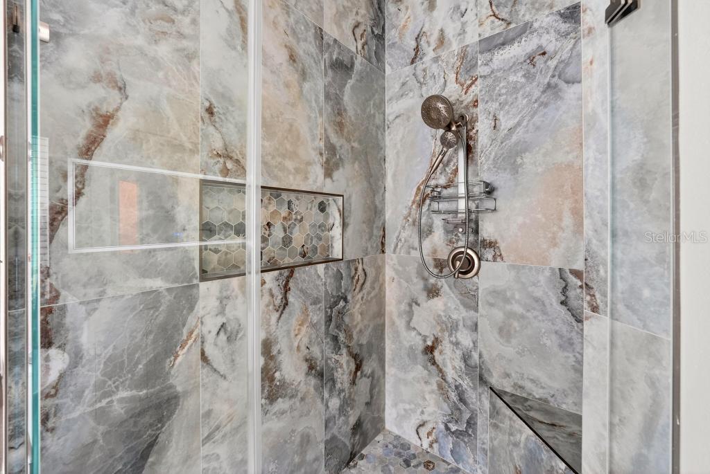 Image 53 of 81 For 5477 Glen Oak Place