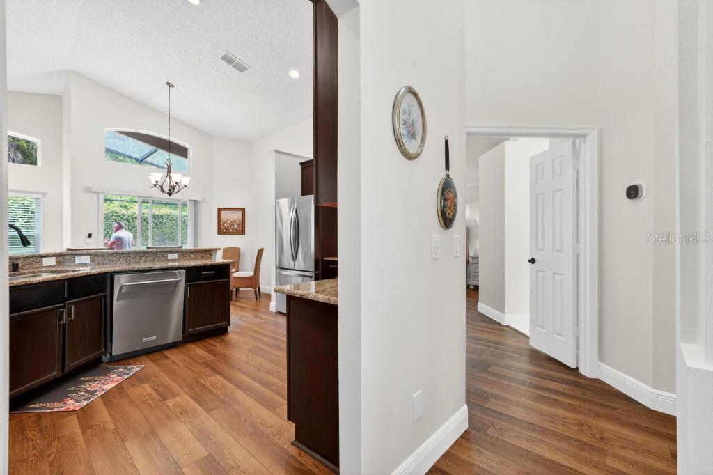 Image 59 of 81 For 5477 Glen Oak Place