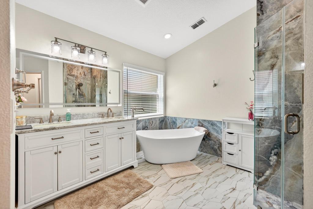 Image 7 of 81 For 5477 Glen Oak Place