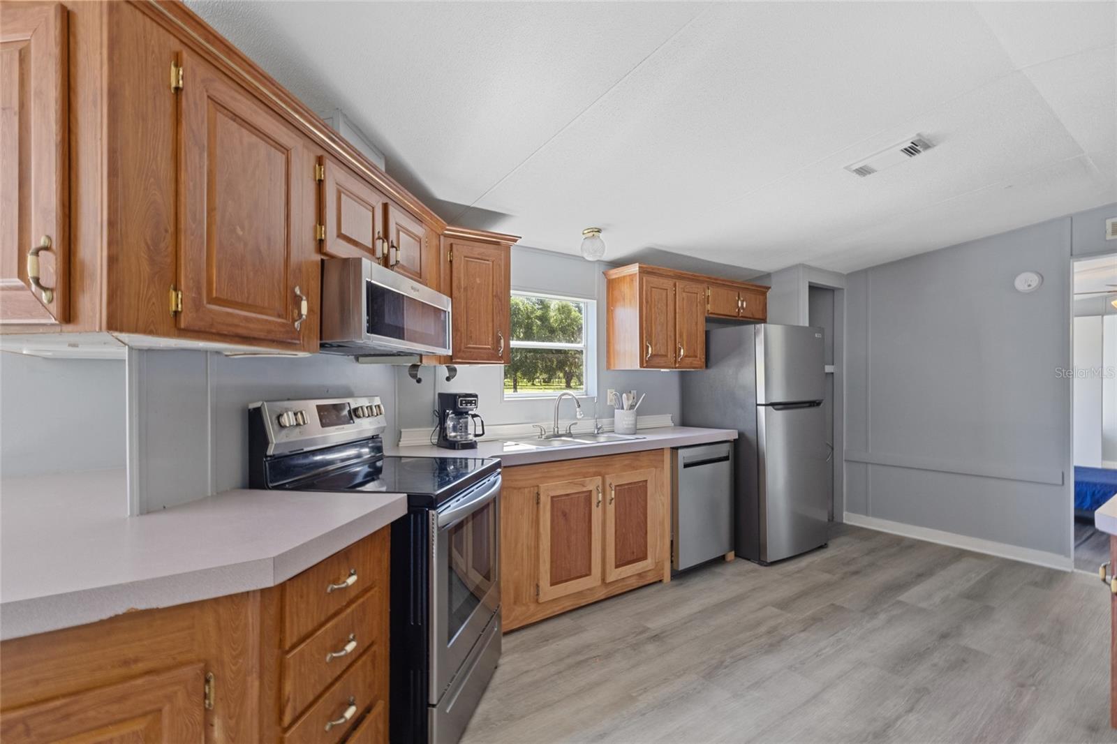 Image 9 of 28 For 11902 Cr 727