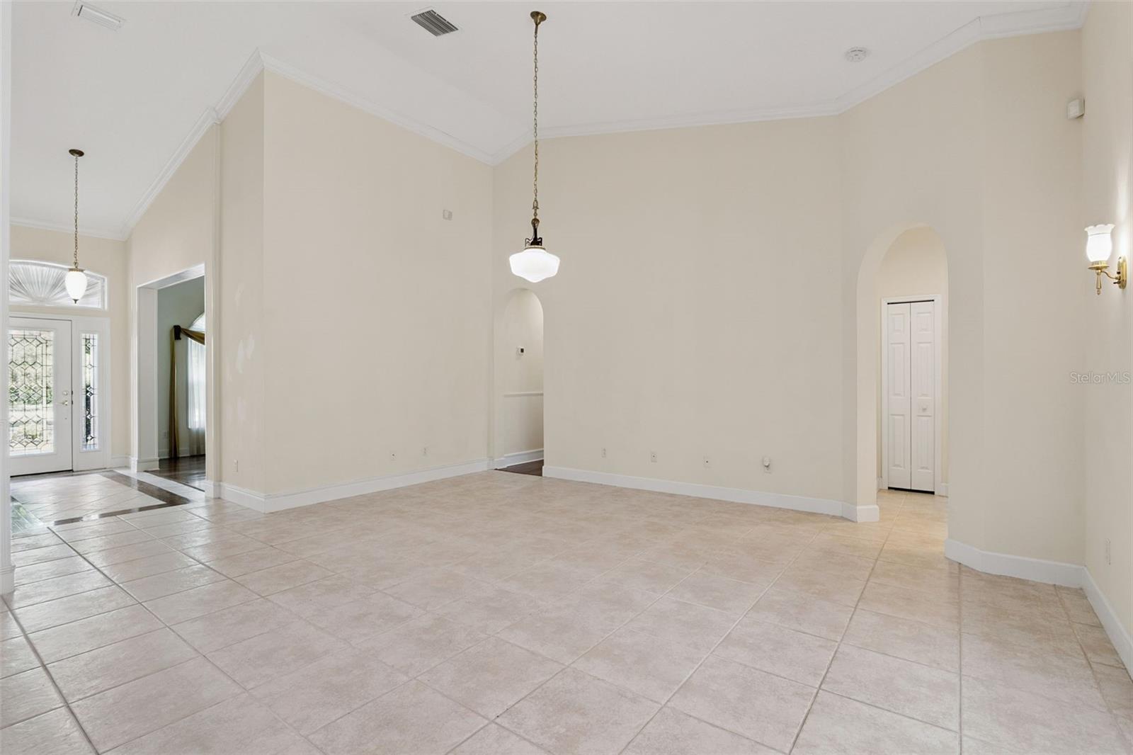 Image 18 of 61 For 156 Seville Chase Drive