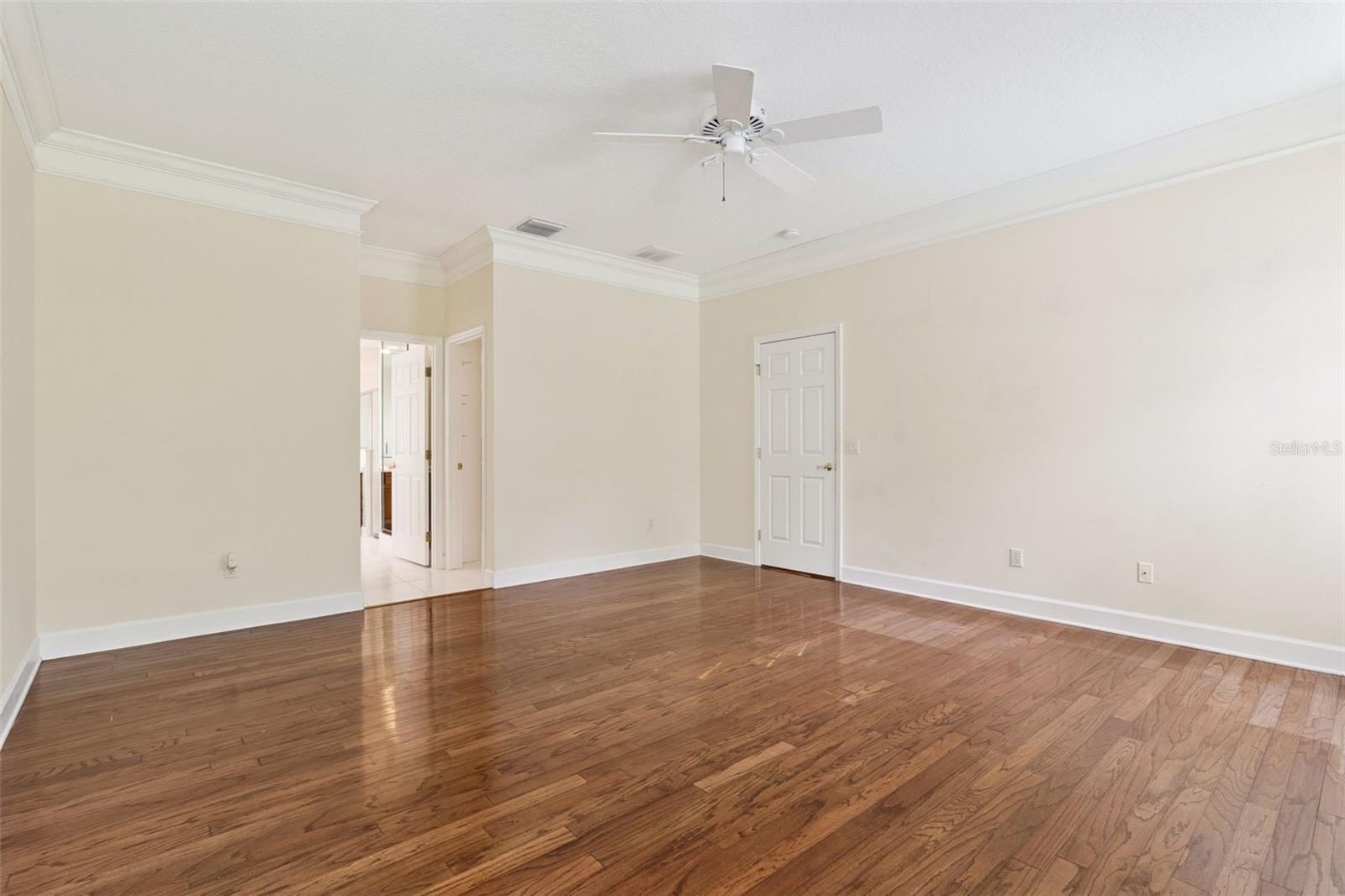 Image 28 of 61 For 156 Seville Chase Drive