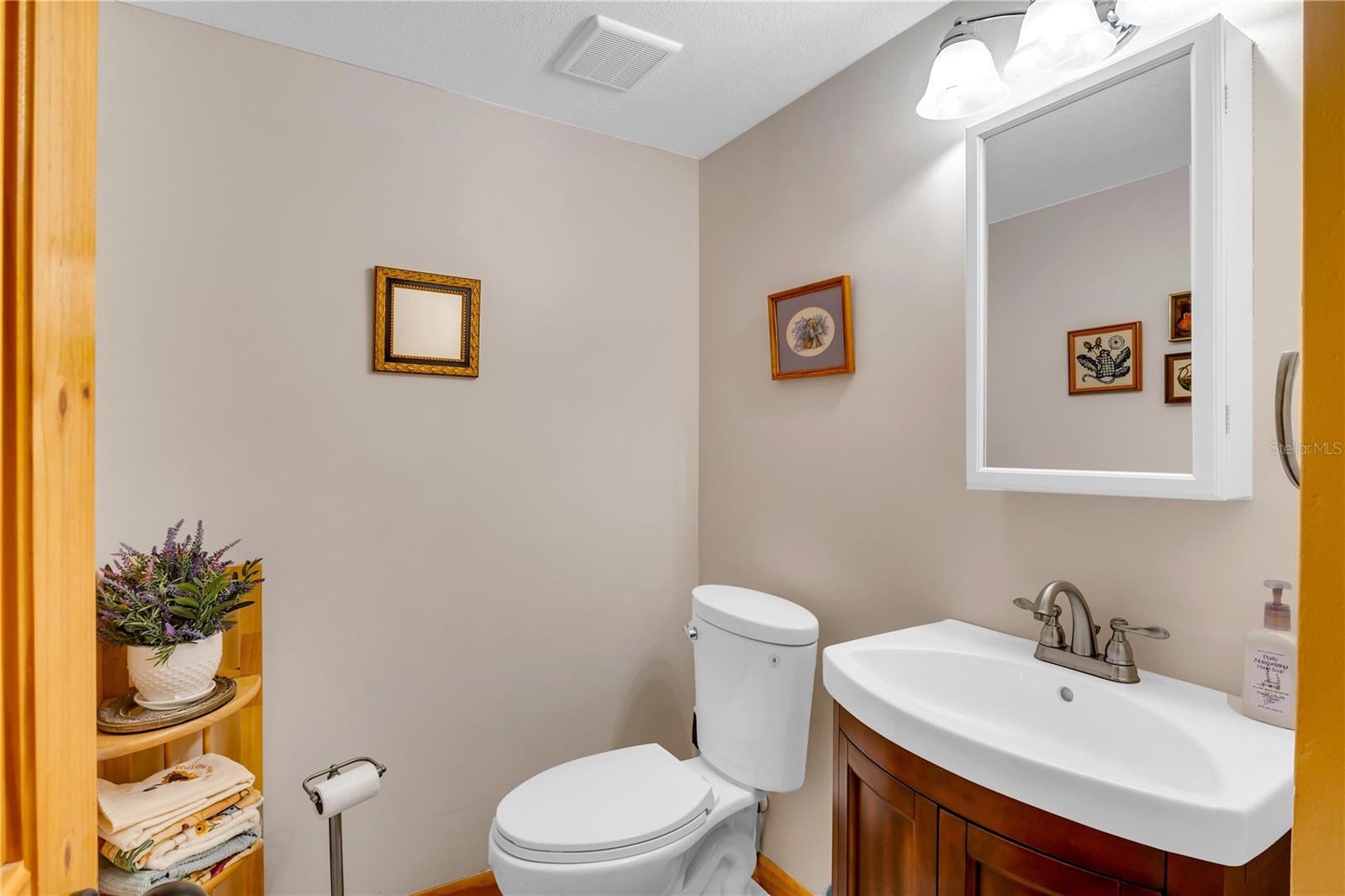 Image 11 of 33 For 702 Glasgow Court 702