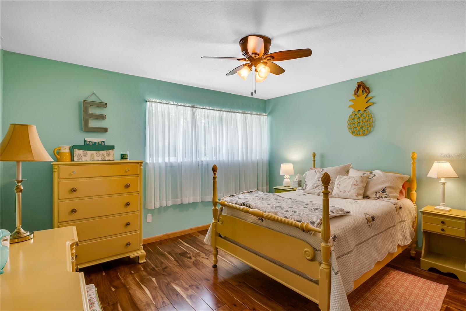 Image 19 of 33 For 702 Glasgow Court 702