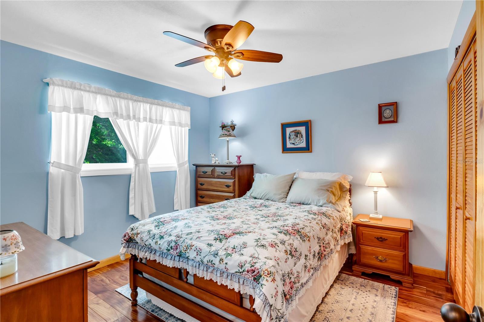 Image 20 of 33 For 702 Glasgow Court 702