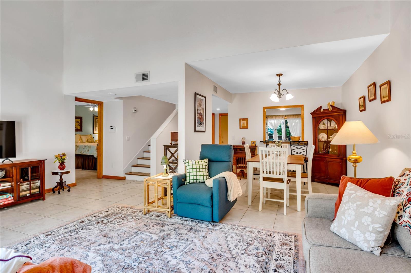 Image 6 of 33 For 702 Glasgow Court 702