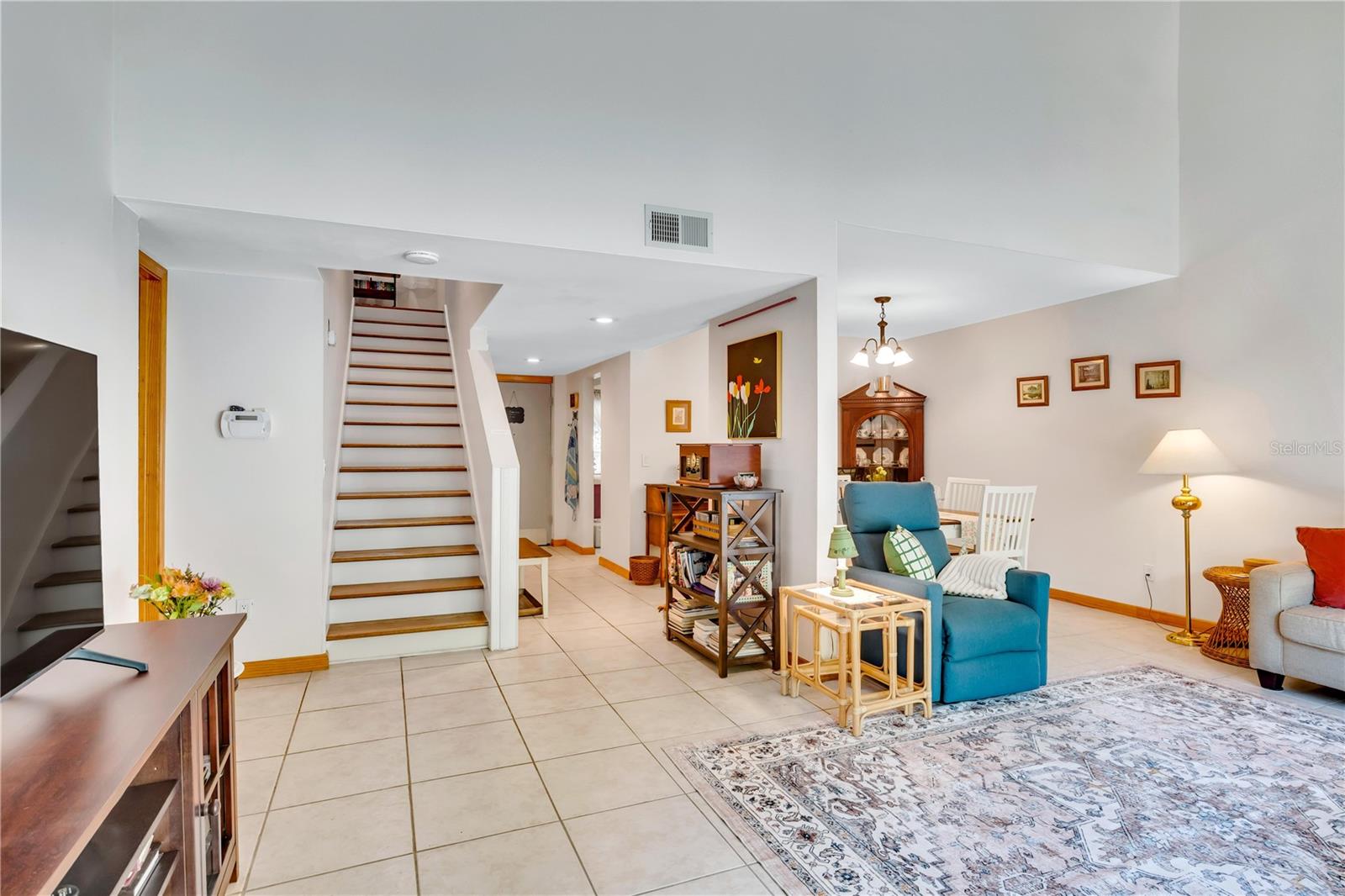 Image 9 of 33 For 702 Glasgow Court 702