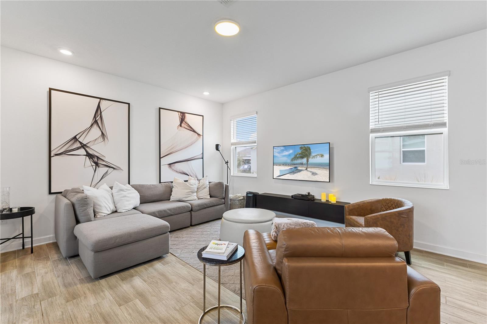 Image 33 of 49 For 11747 Apostrophe Alley