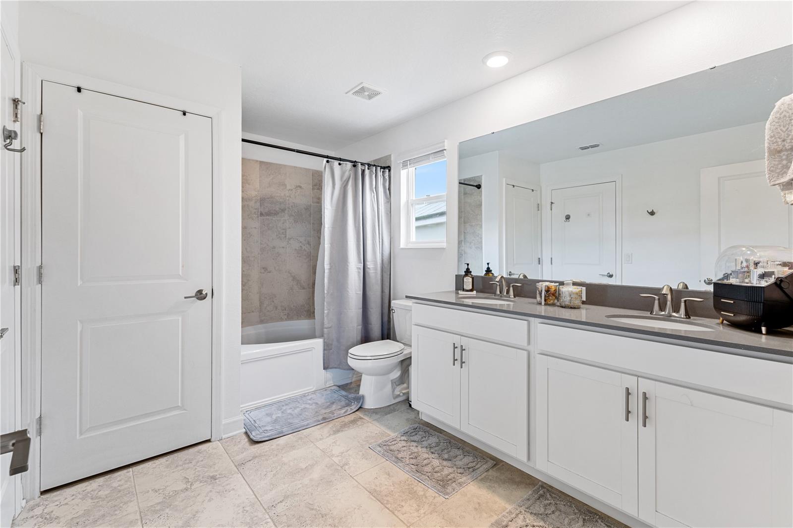 Image 42 of 49 For 11747 Apostrophe Alley