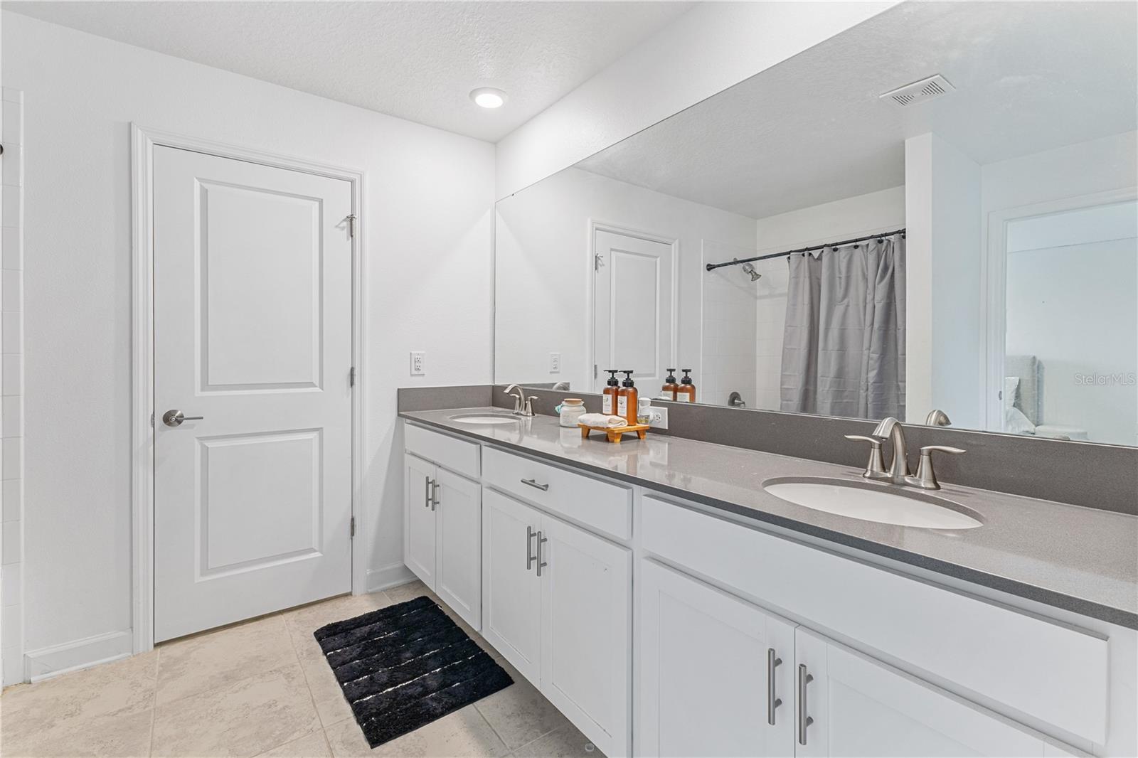 Image 46 of 49 For 11747 Apostrophe Alley