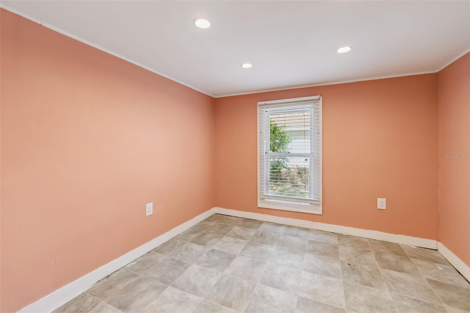 Image 6 of 20 For 102 2nd Street N