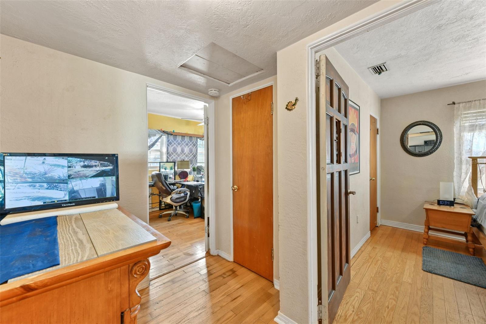 Image 18 of 46 For 4370 Shorecrest Drive