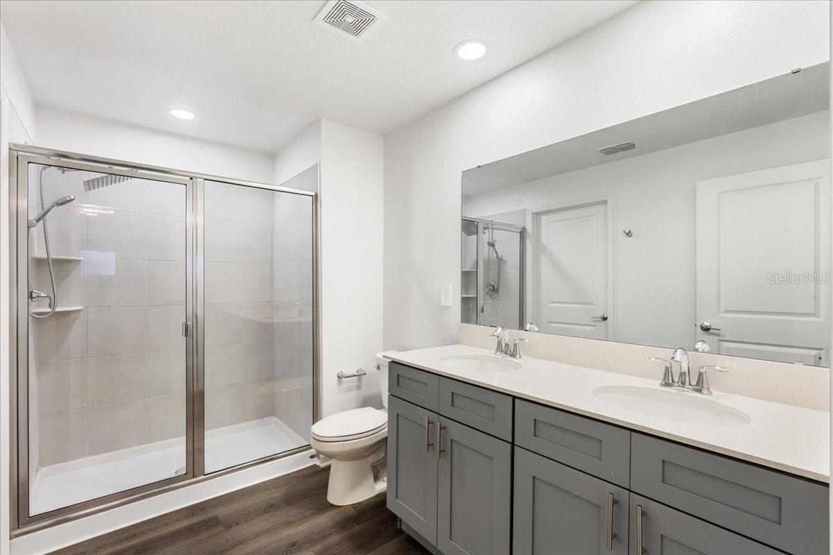 Image 11 of 17 For 946 Laurel View Way