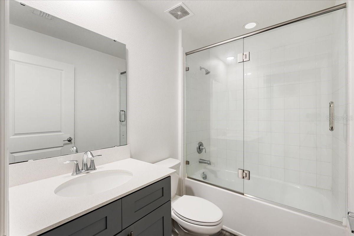 Image 13 of 17 For 946 Laurel View Way