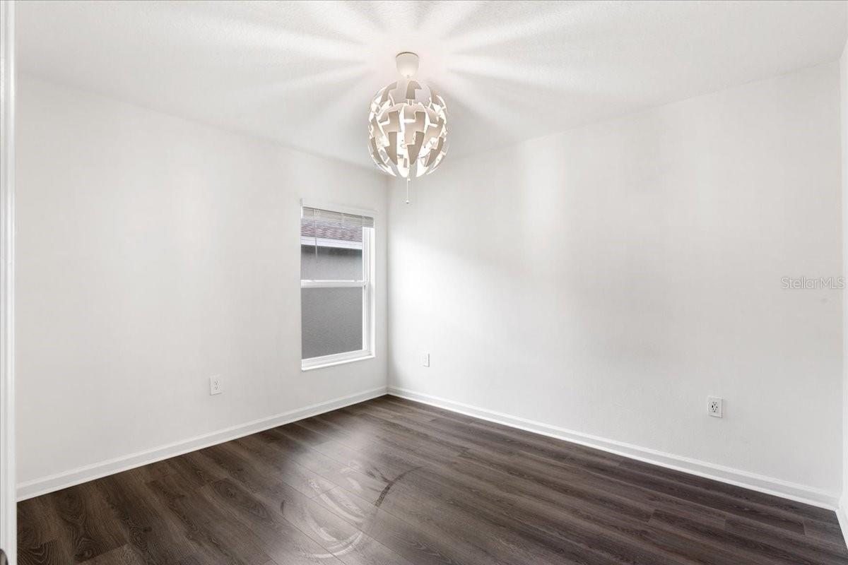 Image 14 of 17 For 946 Laurel View Way