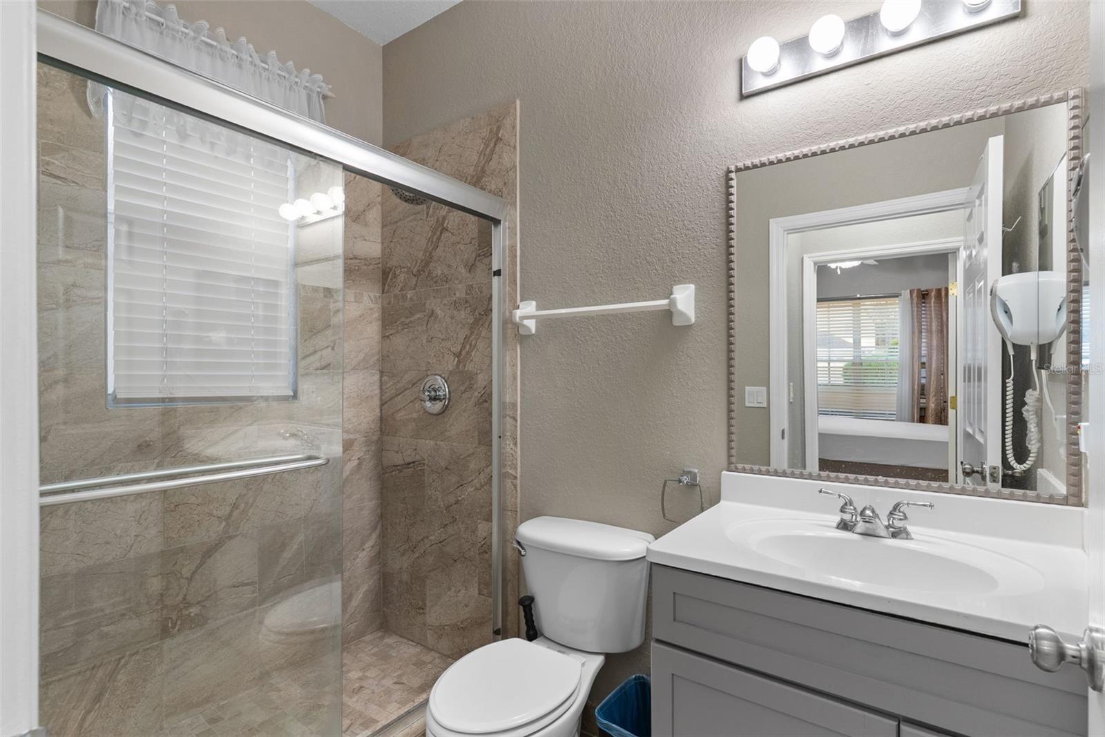 Image 14 of 41 For 215 Gleneagles Drive