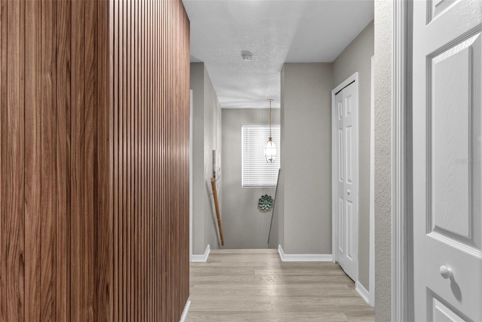 Image 15 of 41 For 215 Gleneagles Drive