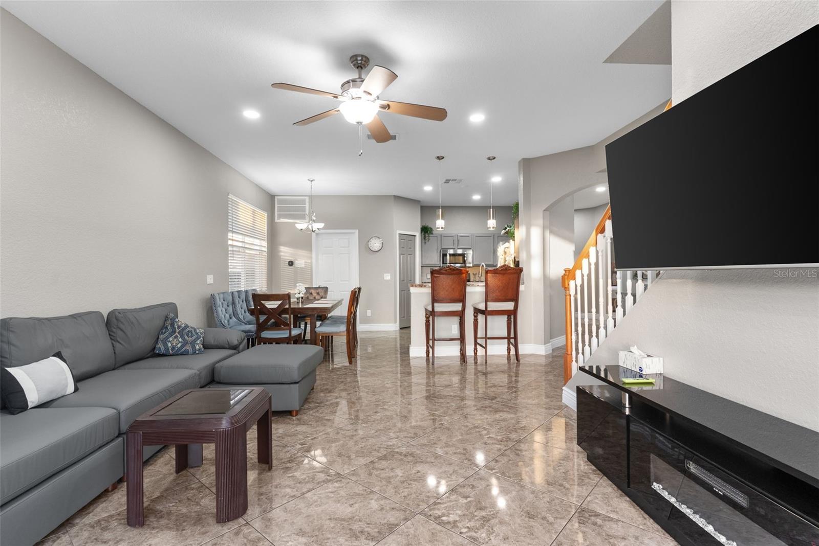 Image 5 of 41 For 215 Gleneagles Drive