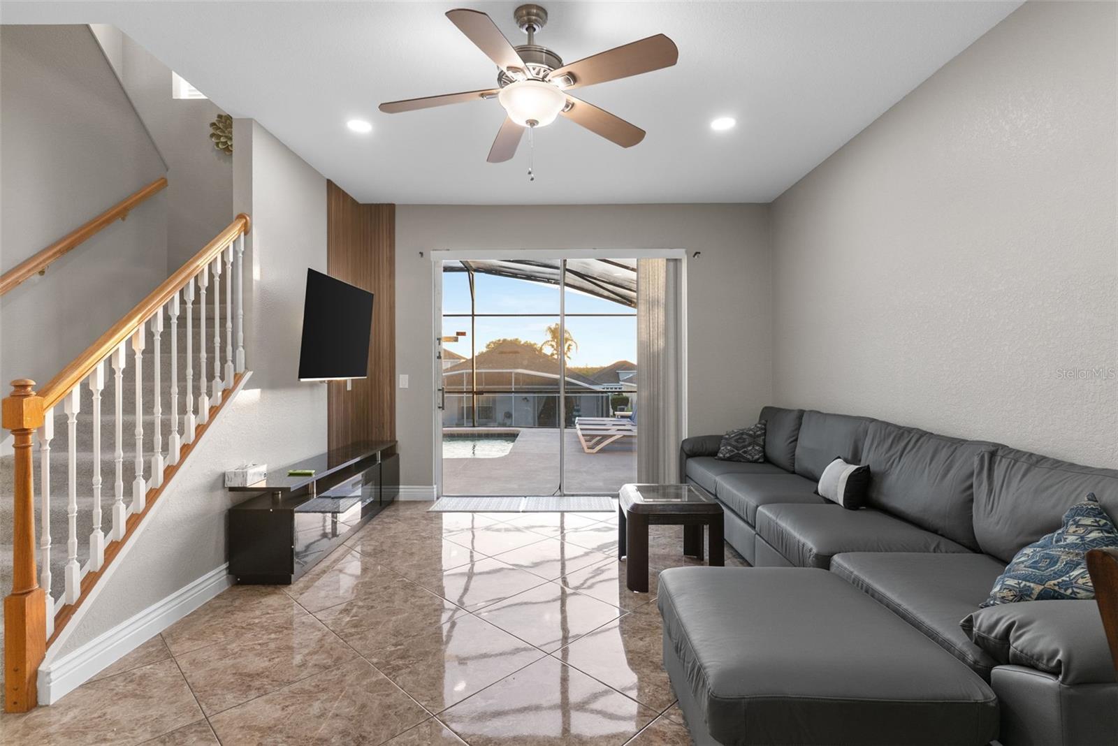 Image 6 of 41 For 215 Gleneagles Drive