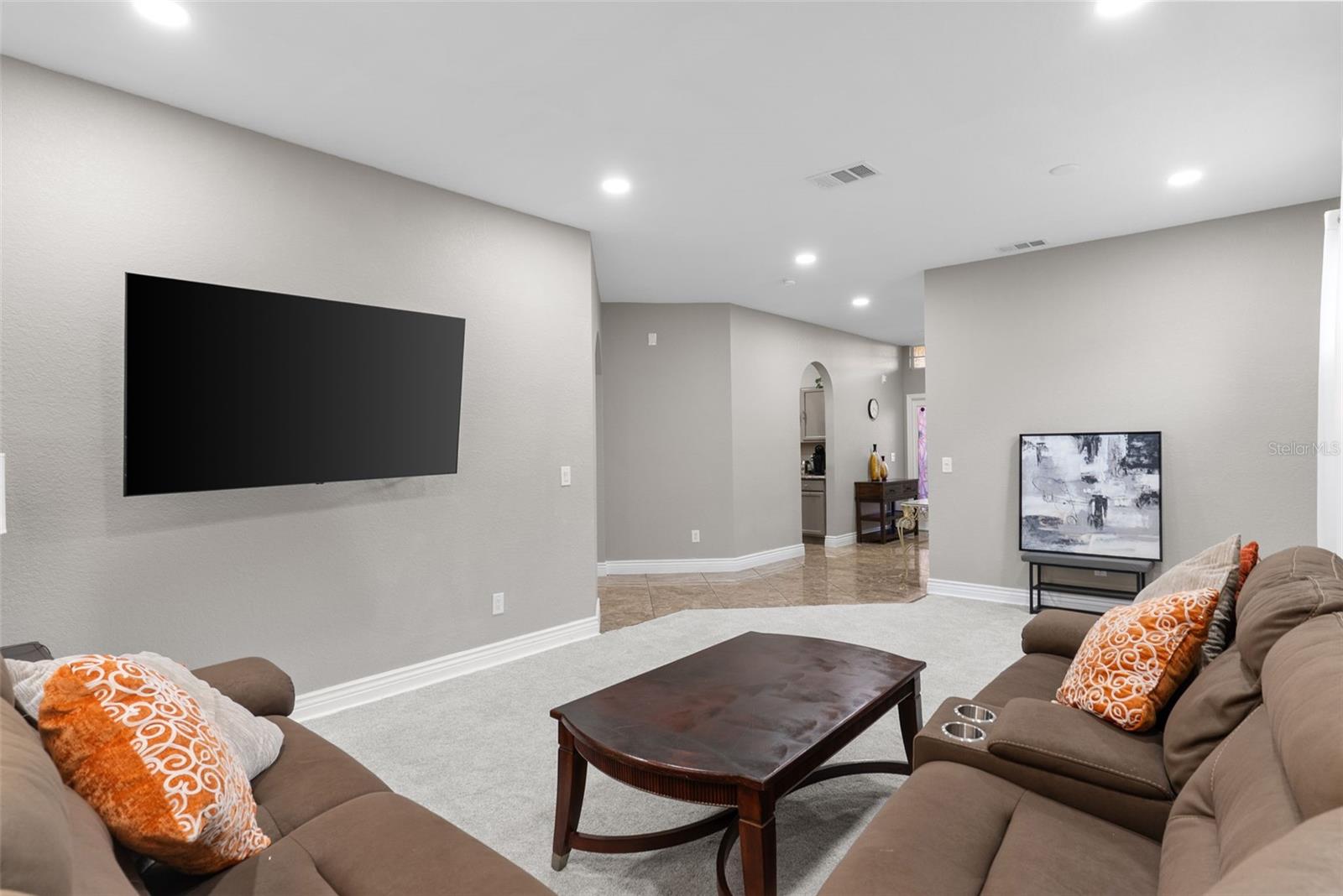 Image 7 of 41 For 215 Gleneagles Drive