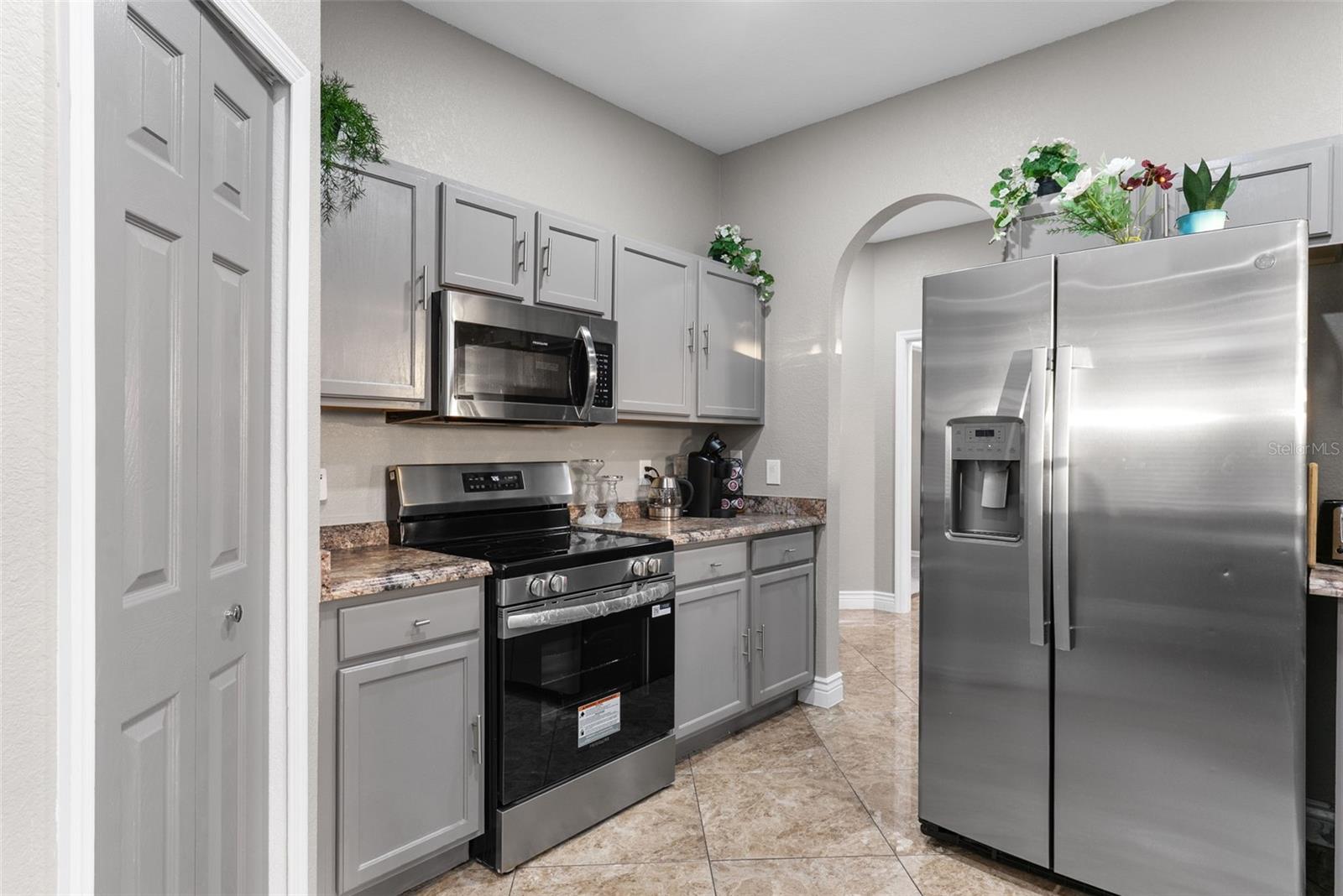 Image 9 of 41 For 215 Gleneagles Drive