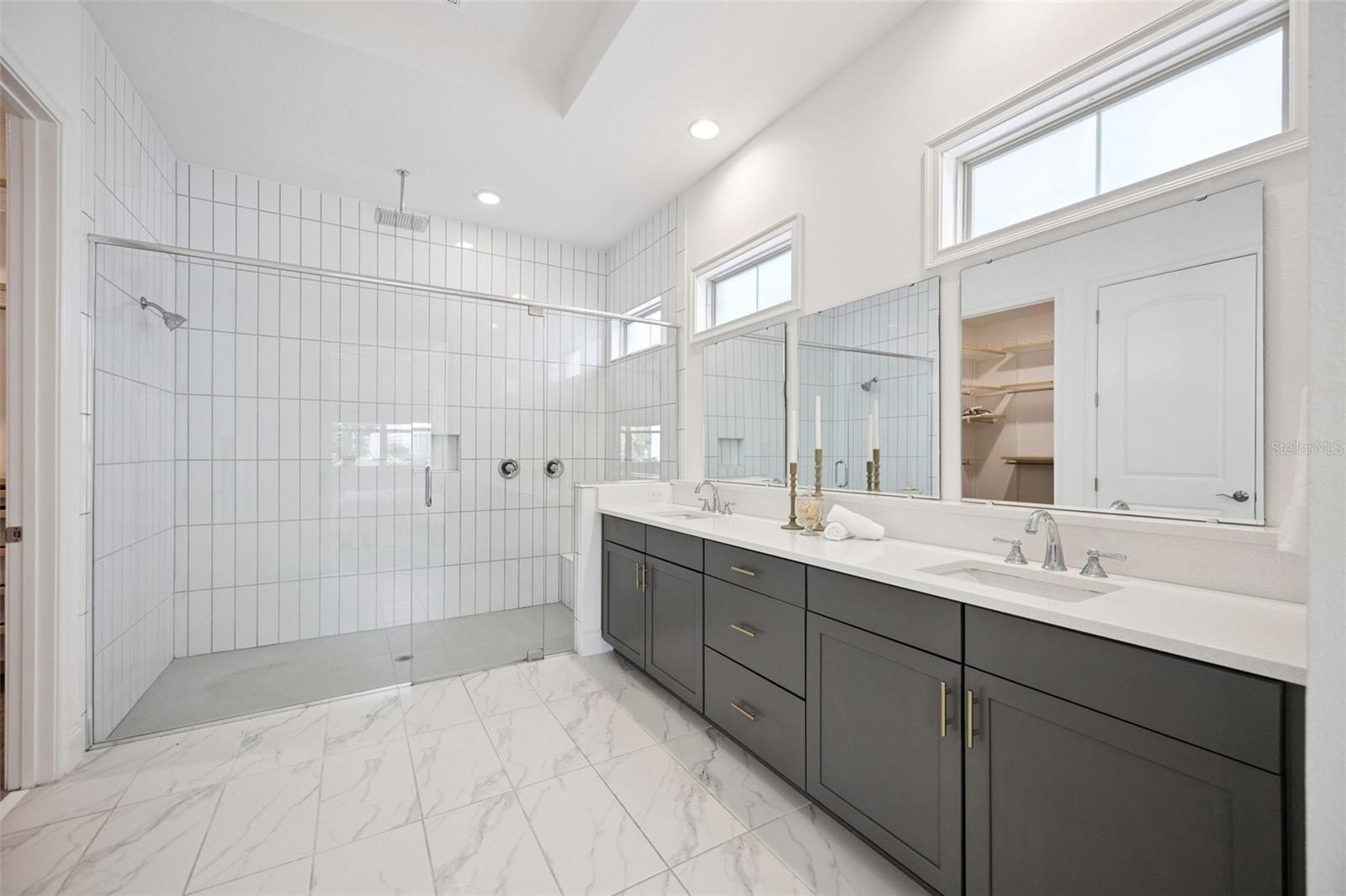 Image 28 of 53 For 10248 Beechwood Lane