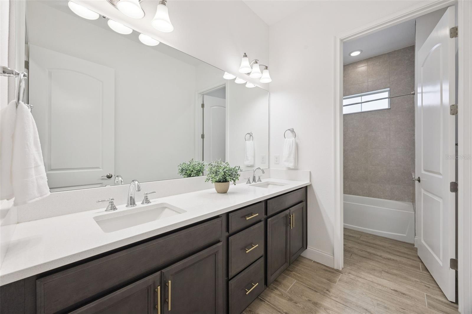 Image 34 of 53 For 10248 Beechwood Lane