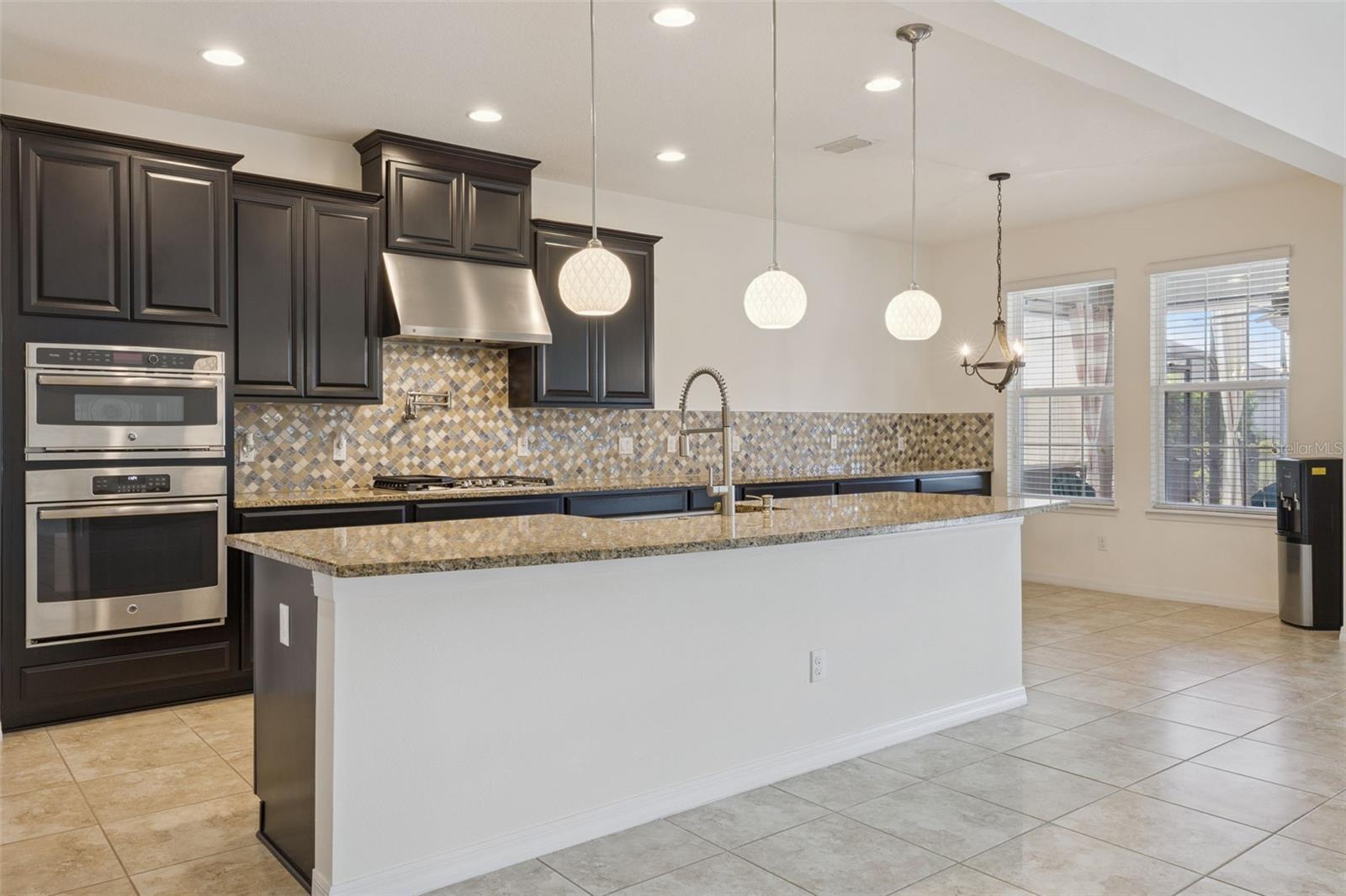 Image 11 of 67 For 14038 Jomatt Loop