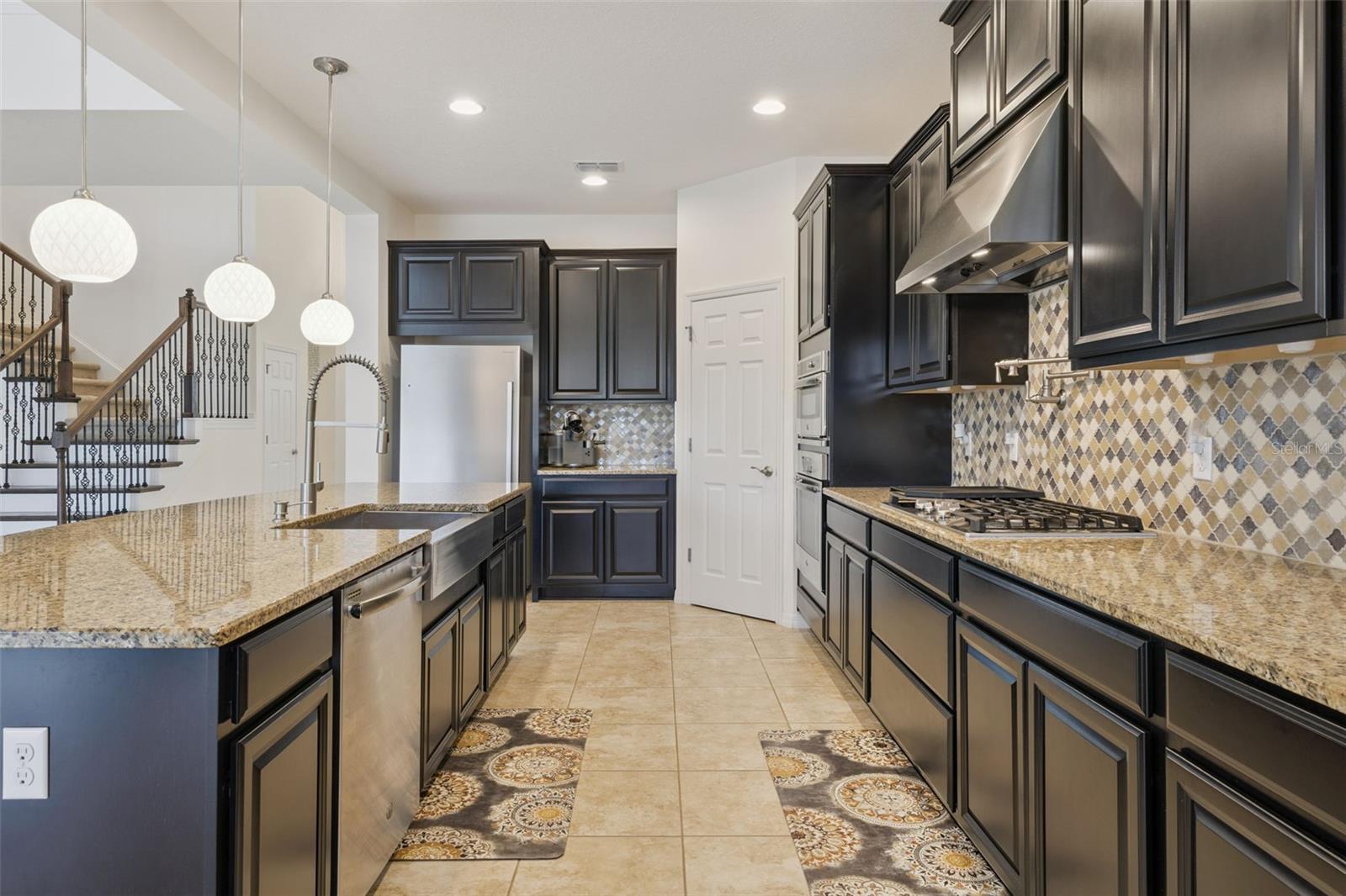 Image 12 of 67 For 14038 Jomatt Loop