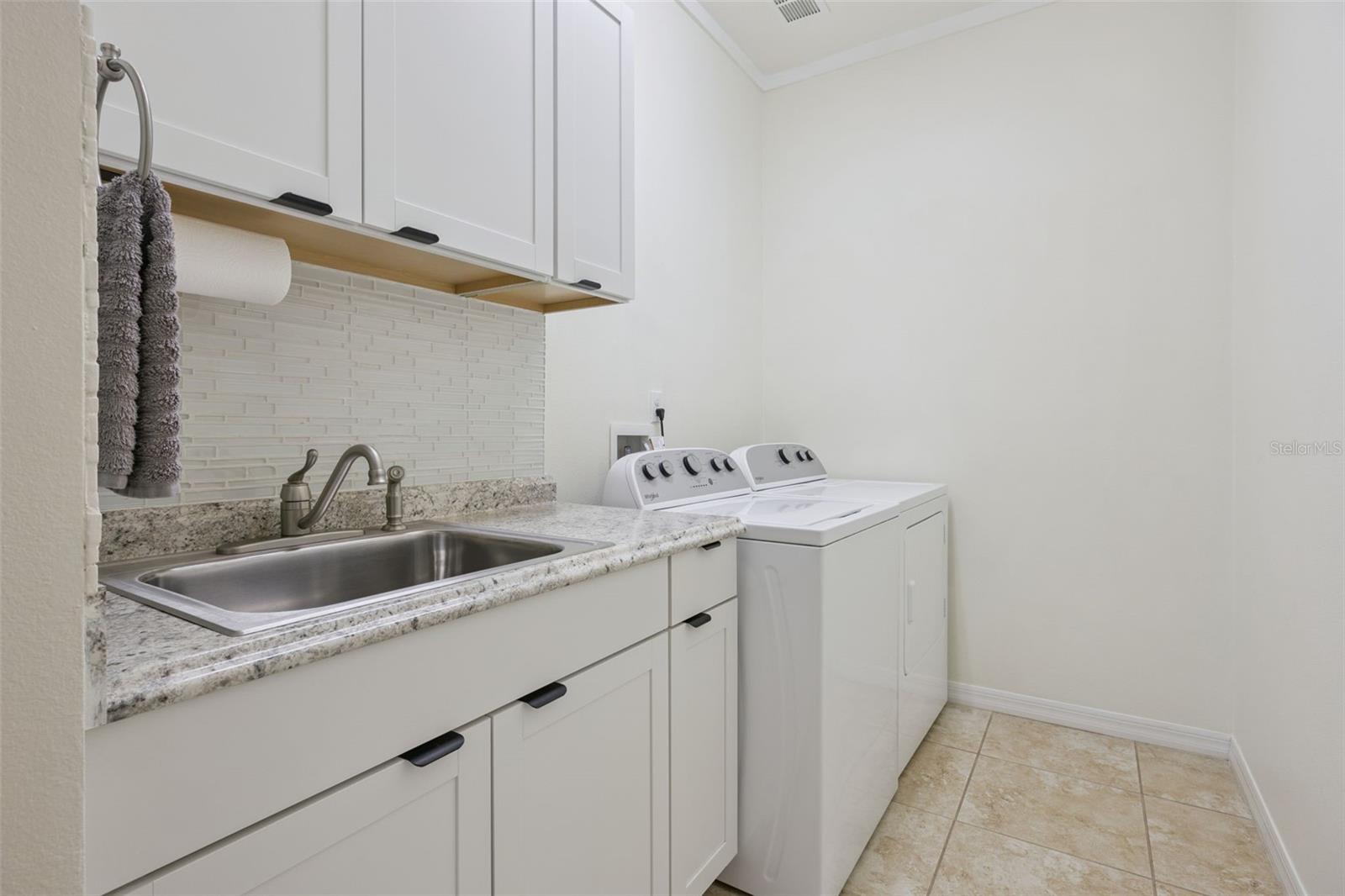 Image 18 of 67 For 14038 Jomatt Loop