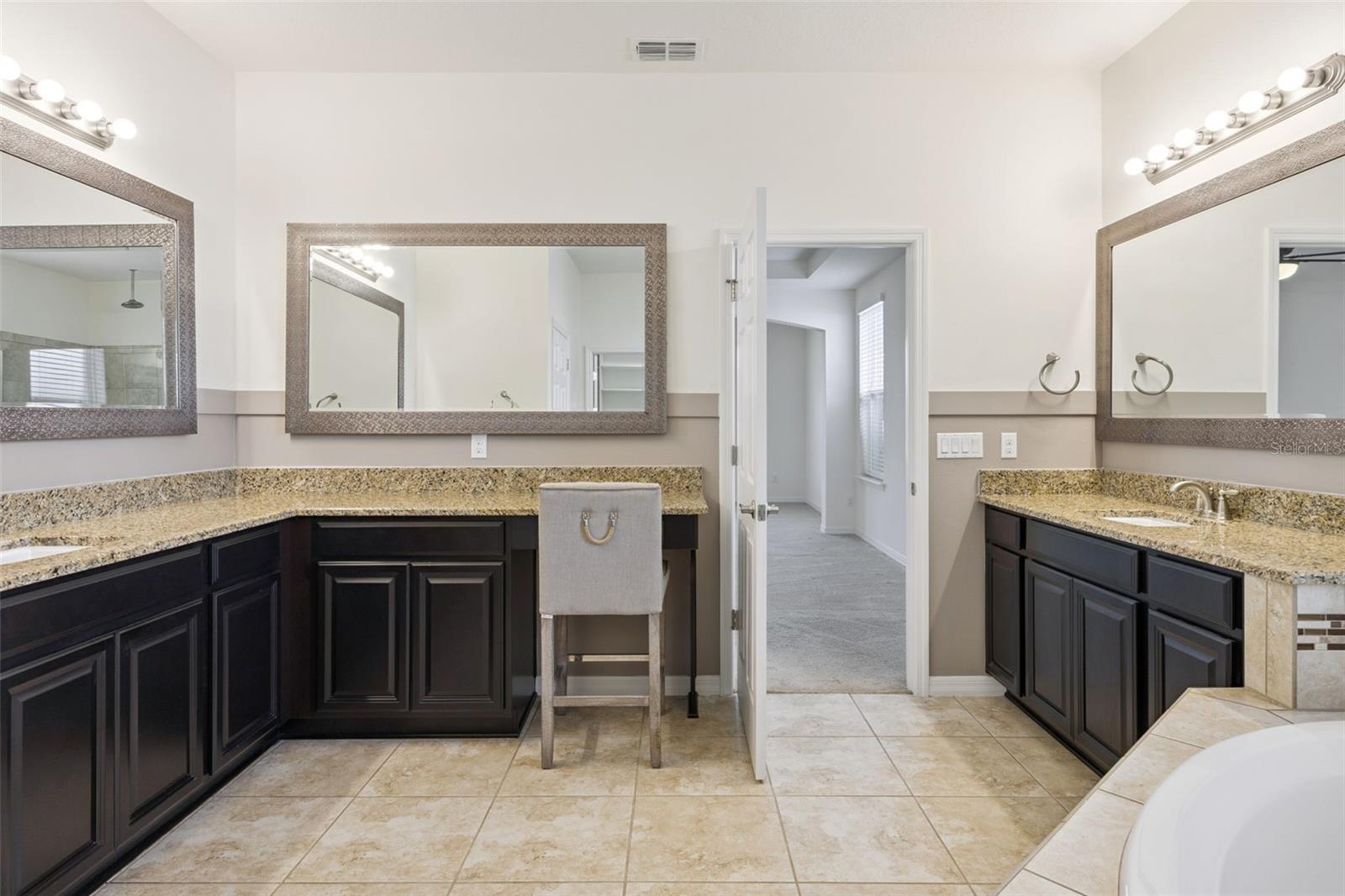 Image 32 of 67 For 14038 Jomatt Loop