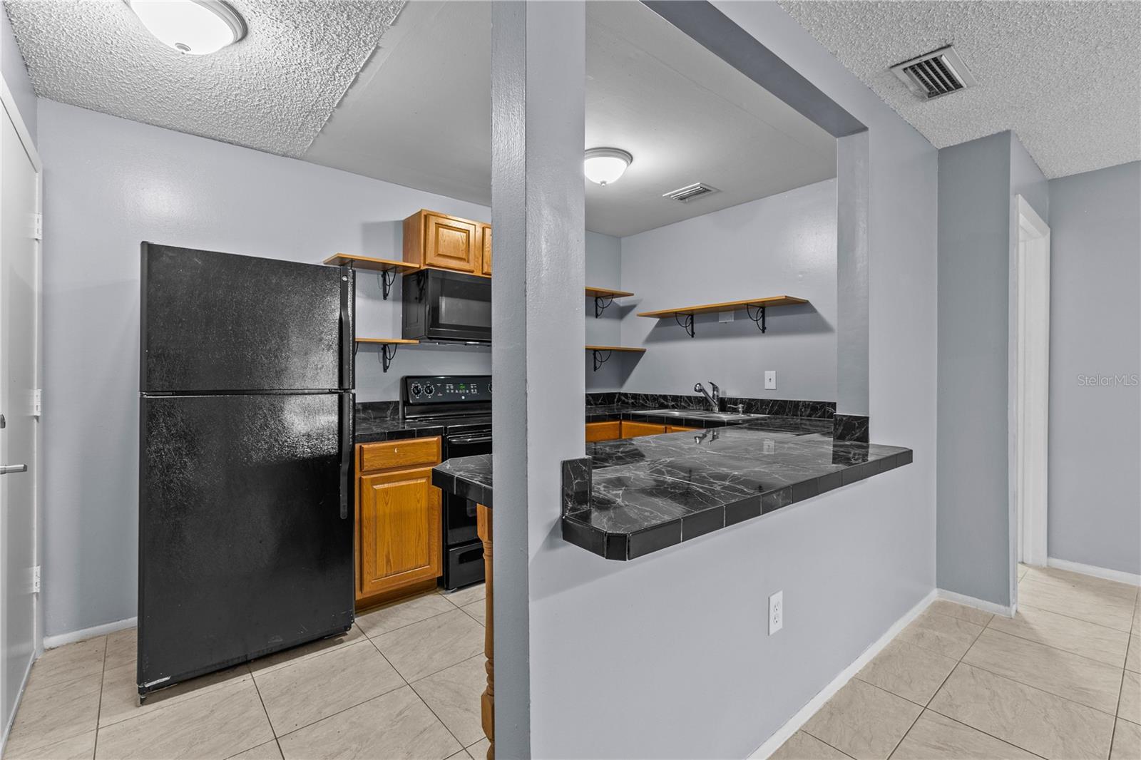 Image 10 of 25 For 416 Banyon Tree Circle 206