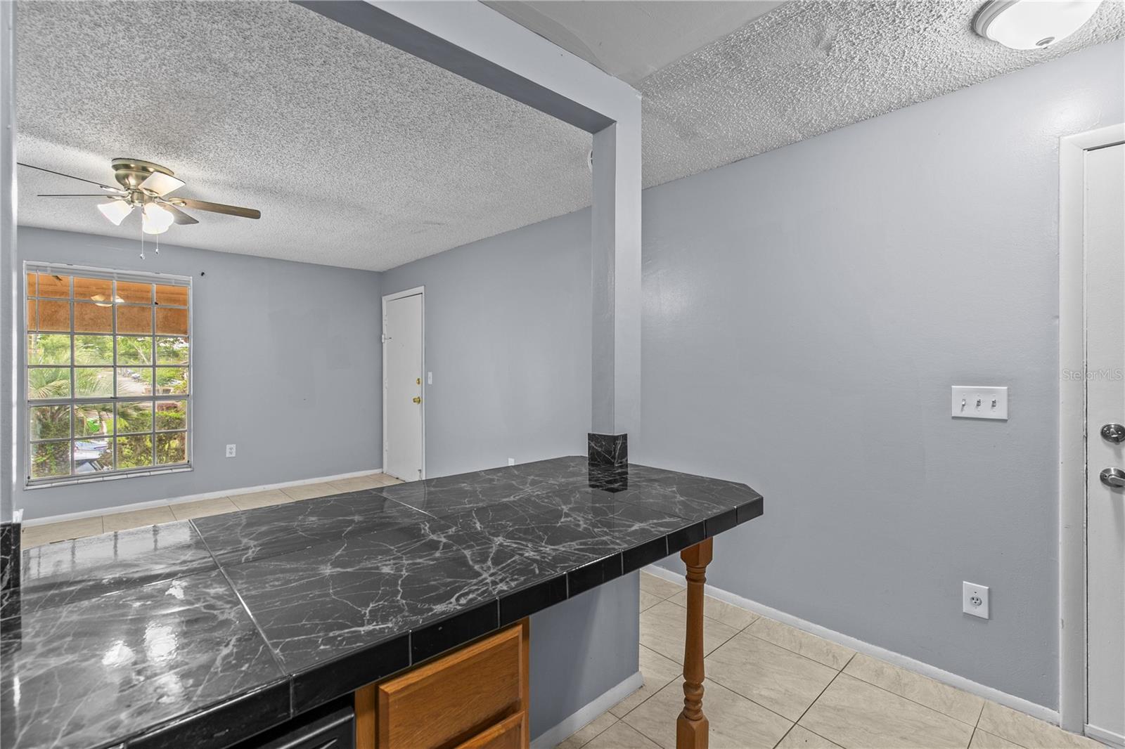 Image 13 of 25 For 416 Banyon Tree Circle 206