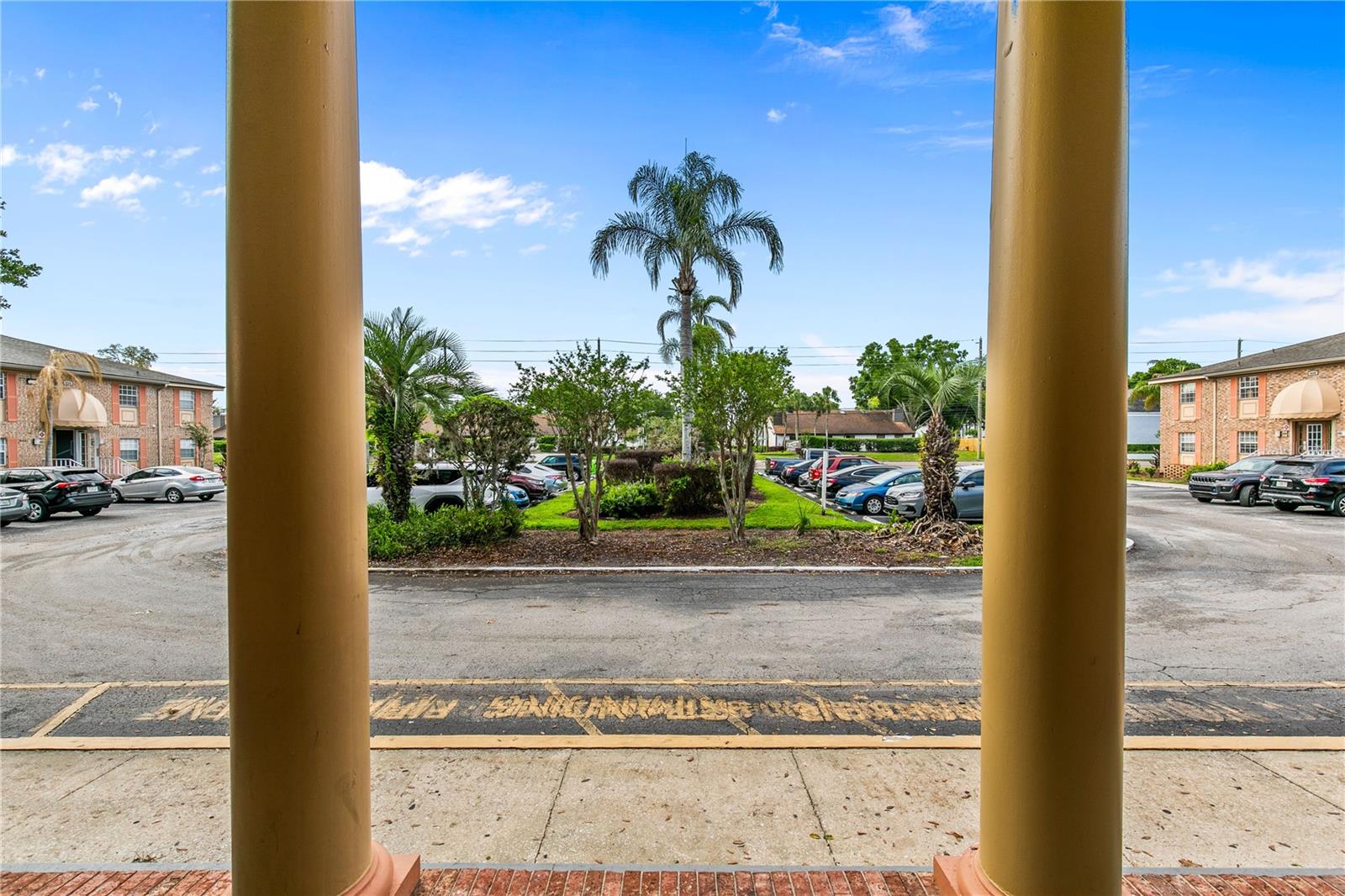 Image 2 of 25 For 416 Banyon Tree Circle 206