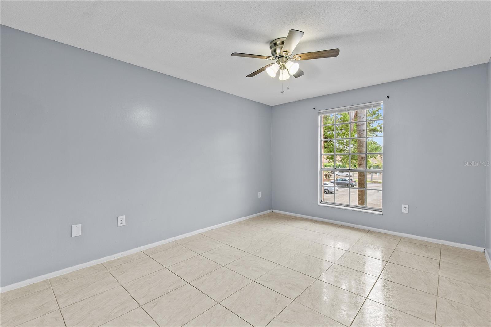 Image 5 of 25 For 416 Banyon Tree Circle 206