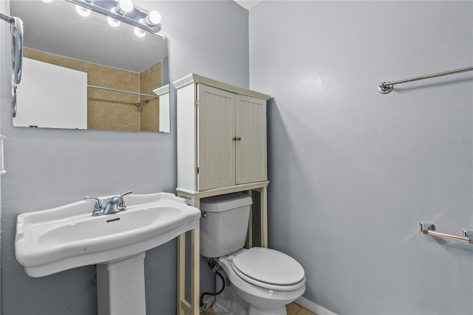 Image 7 of 25 For 416 Banyon Tree Circle 206