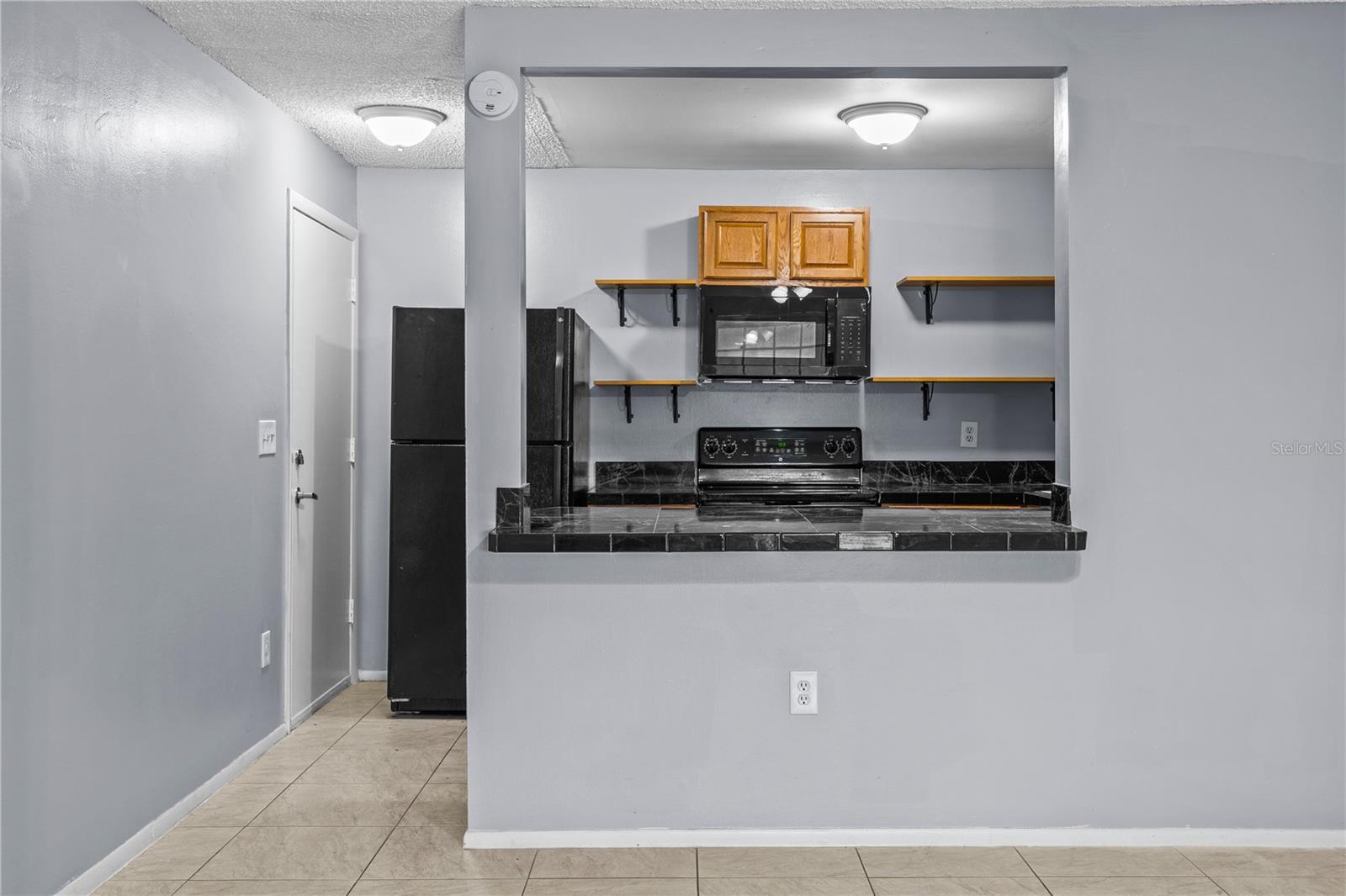 Image 9 of 25 For 416 Banyon Tree Circle 206