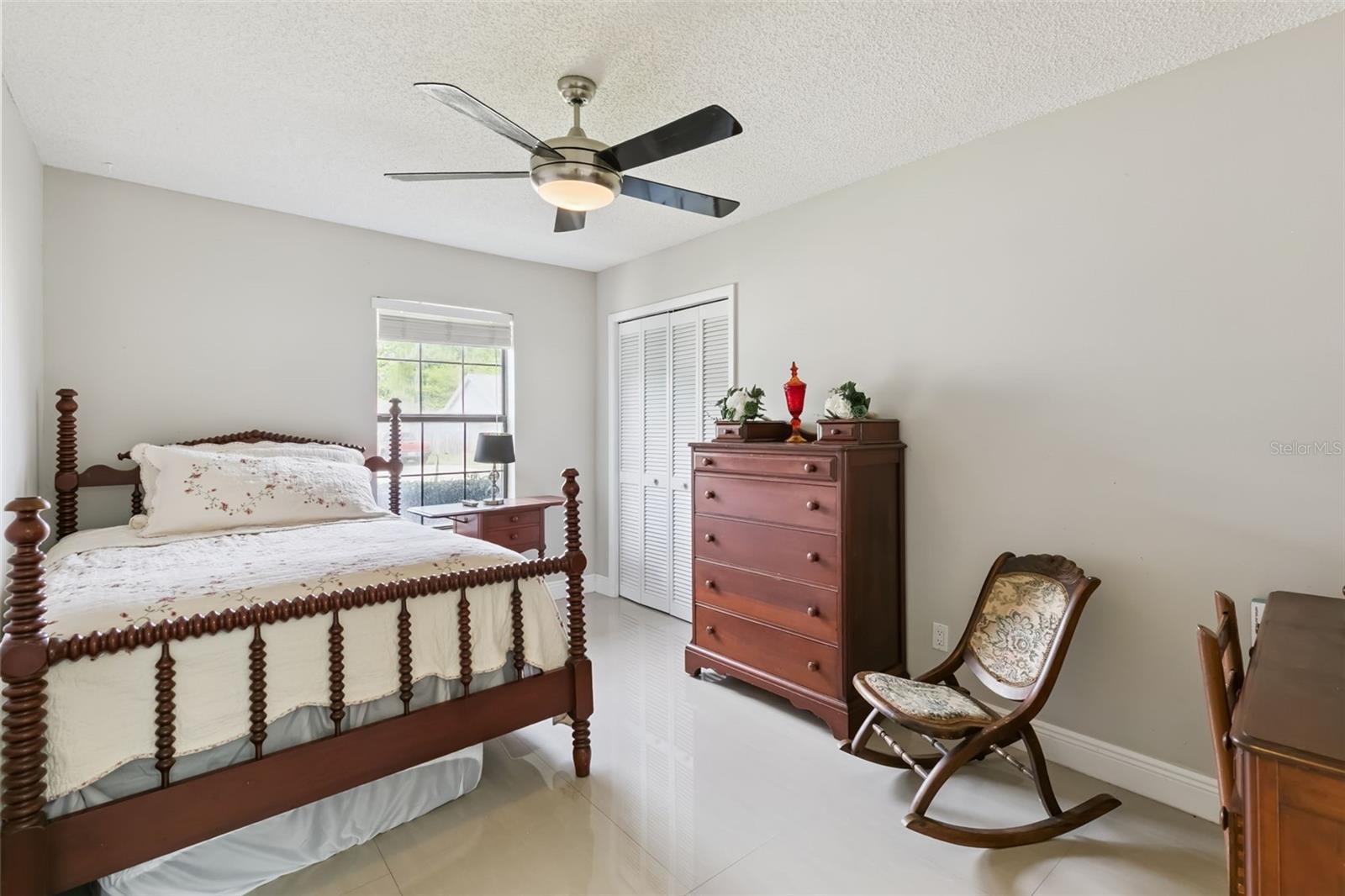 Image 13 of 21 For 487 Autumn Oaks Place