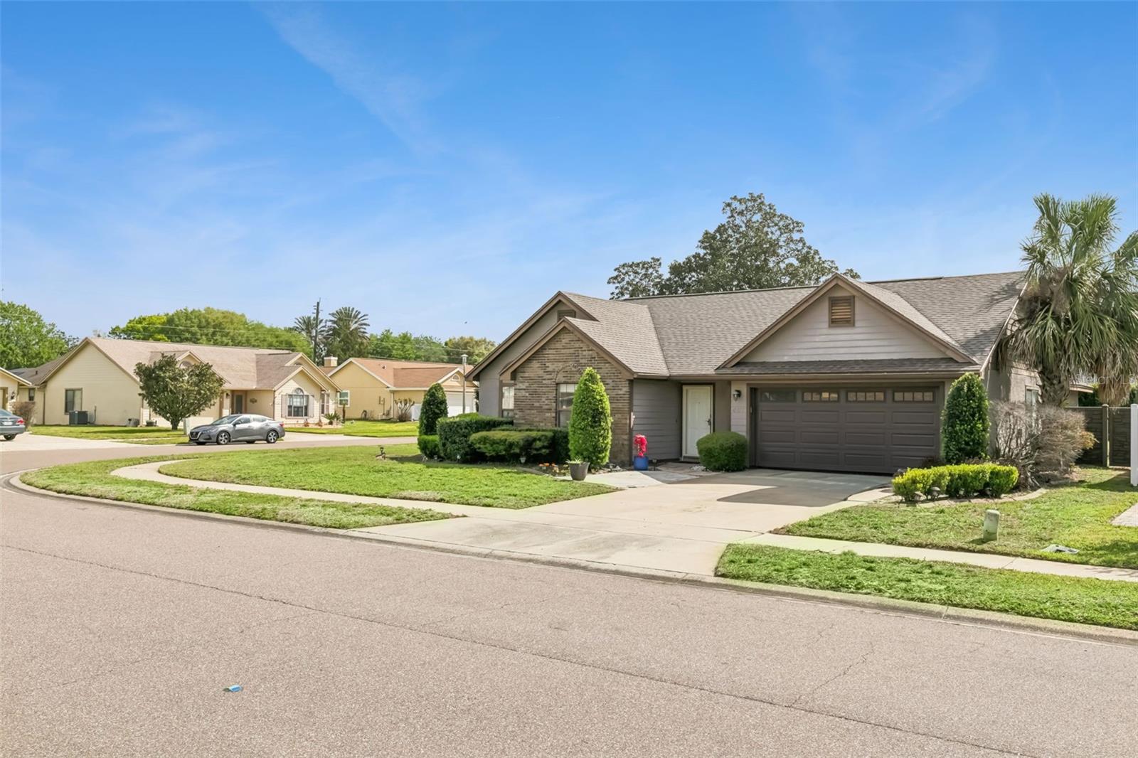 Image 20 of 21 For 487 Autumn Oaks Place