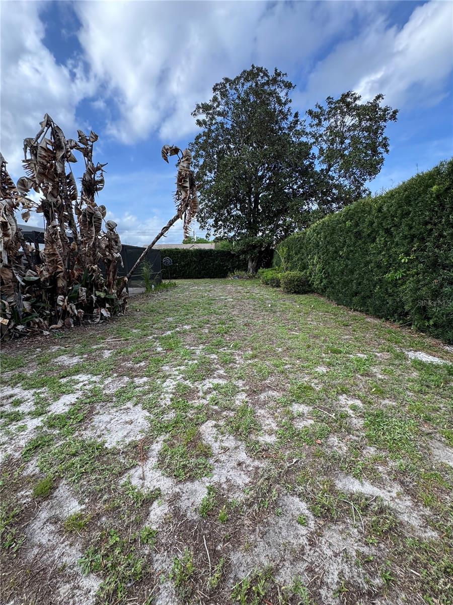 Image 21 of 21 For 487 Autumn Oaks Place