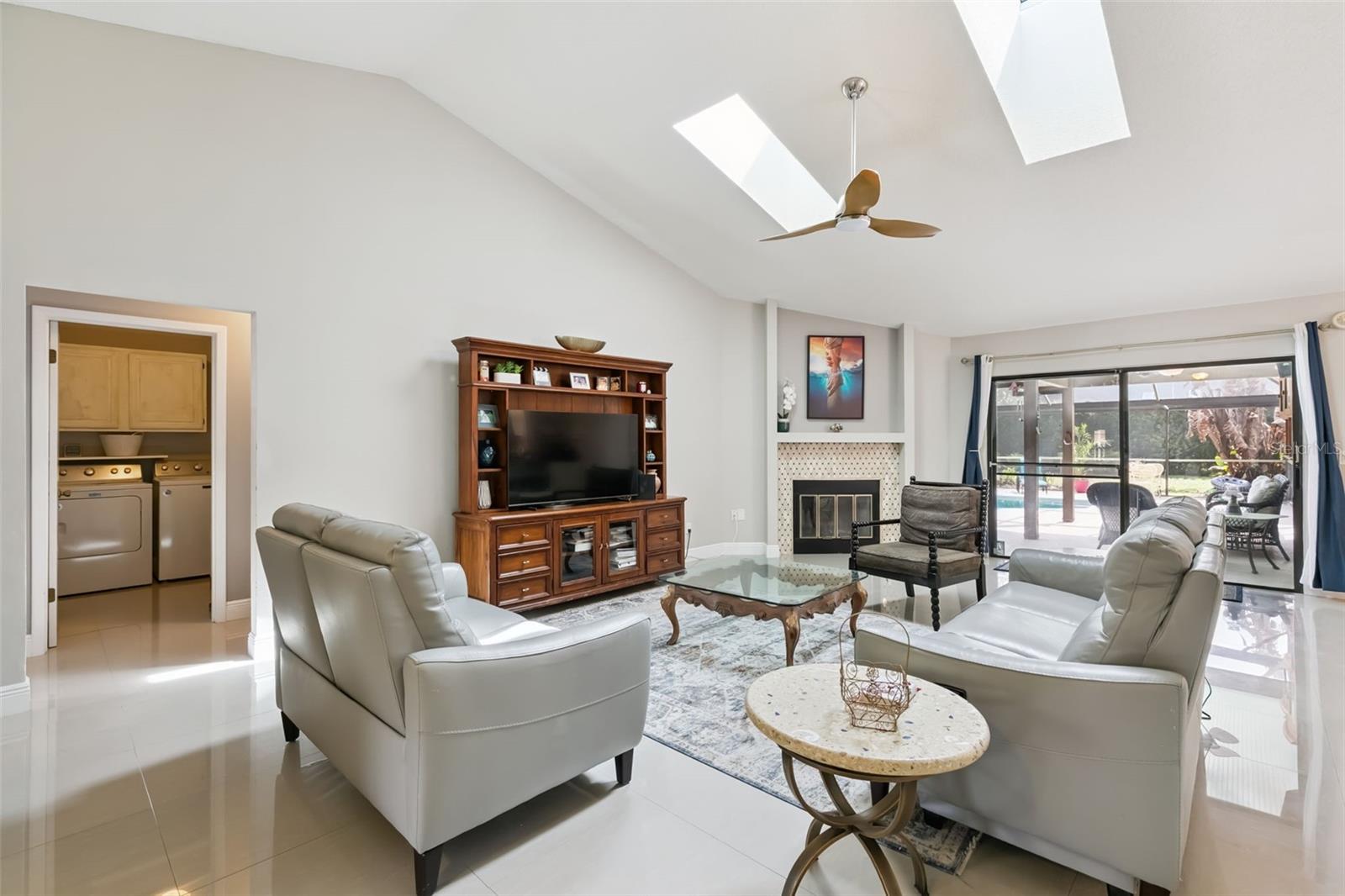 Image 4 of 21 For 487 Autumn Oaks Place