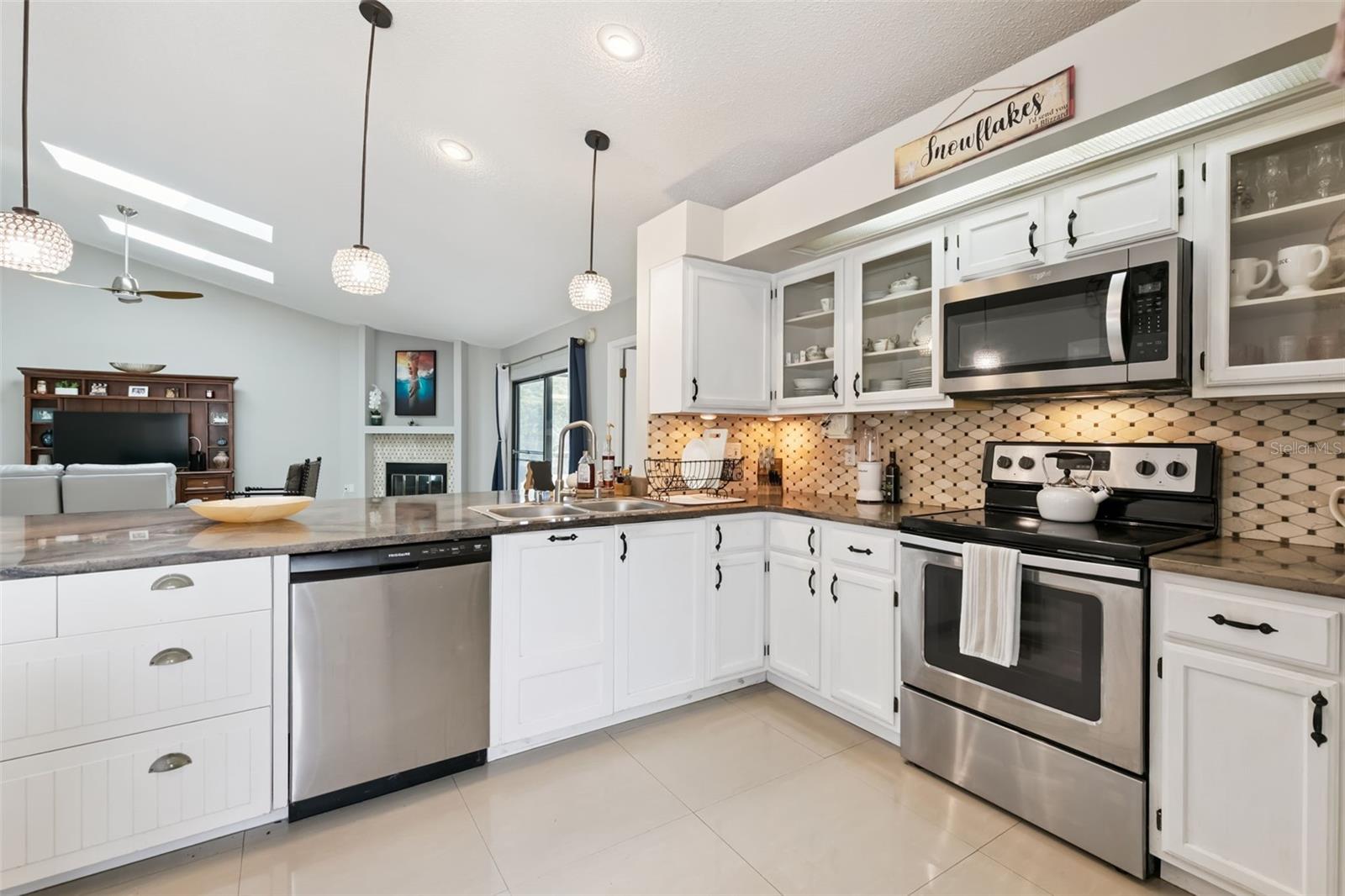 Image 6 of 21 For 487 Autumn Oaks Place