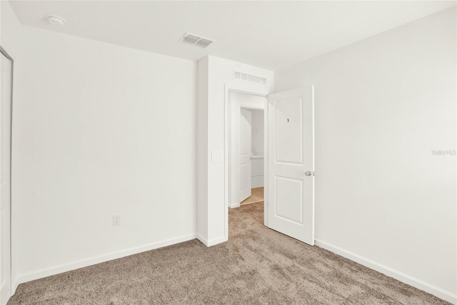 Image 29 of 42 For 517 Bell Prairie Circle