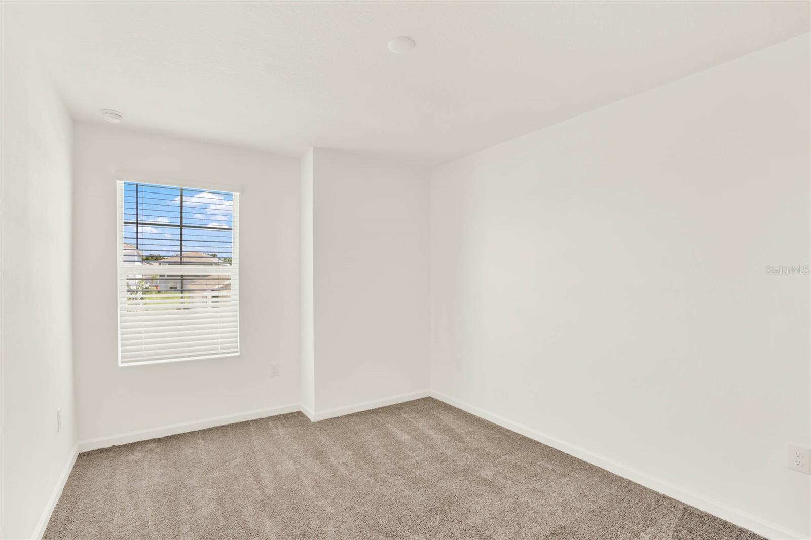 Image 33 of 42 For 517 Bell Prairie Circle