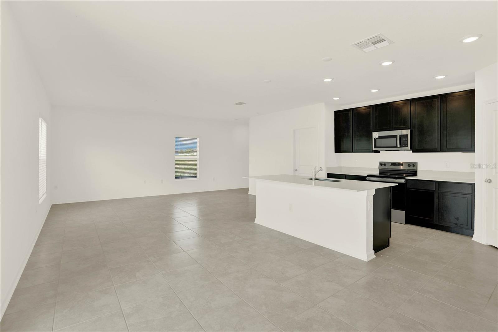 Image 5 of 42 For 517 Bell Prairie Circle